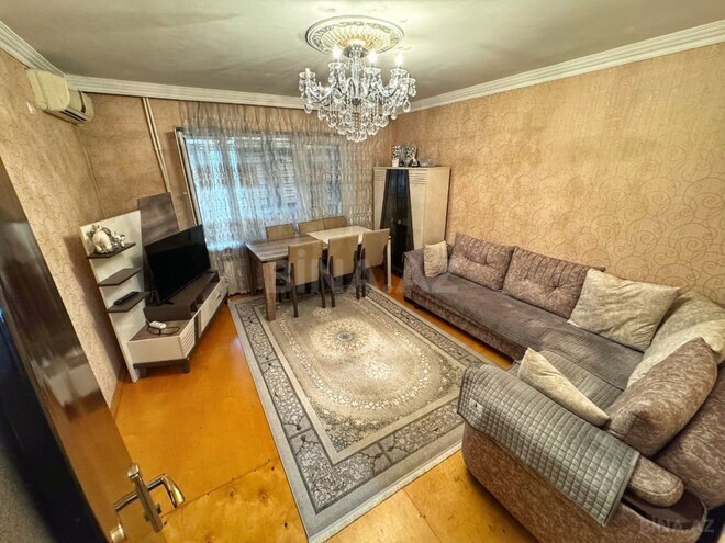 Satılır 3 otaqlı köhnə tikili 90 m², Qara Qarayev m., photo 1 from 16