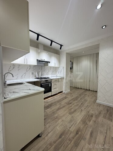 Продаётся 2-комн. вторичка 65 м², м. Ази Асланов, photo 4 from 12