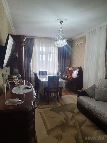 Satılır 2 otaqlı köhnə tikili 60 m², Bakıxanov q., photo 1 from 13