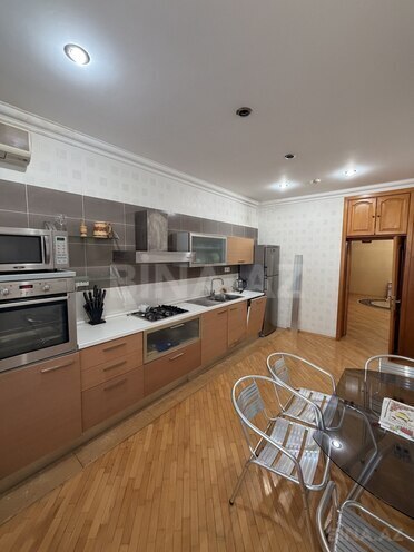 Сдаётся 3-комн. новостройка 148 м², м. Низами, photo 12 from 18