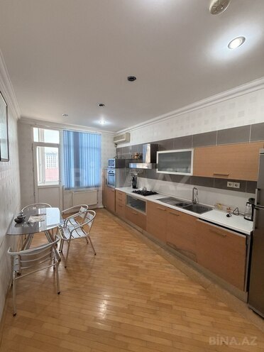 Сдаётся 3-комн. новостройка 148 м², м. Низами, photo 11 from 18