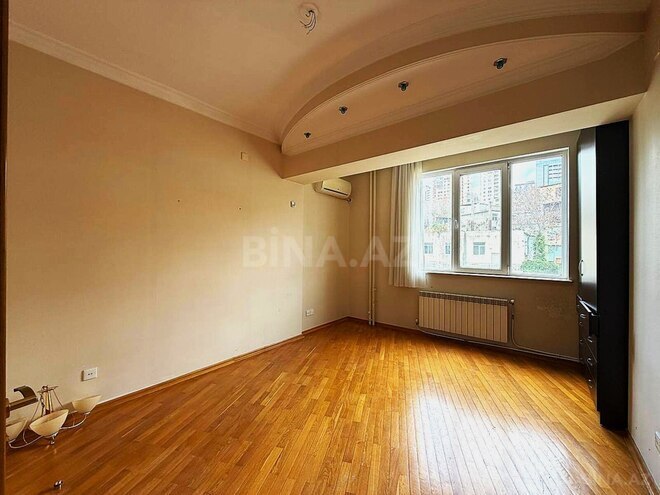 Продаётся 5-комн. вторичка 160 м², м. Низами, photo 14 from 22
