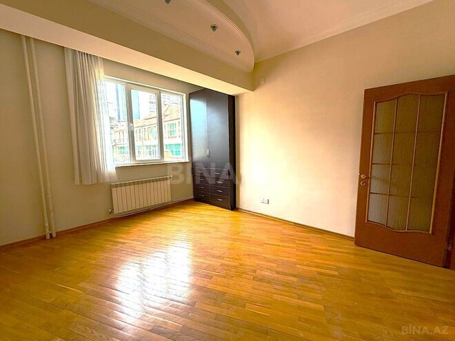 Продаётся 5-комн. вторичка 160 м², м. Низами, photo 13 from 22