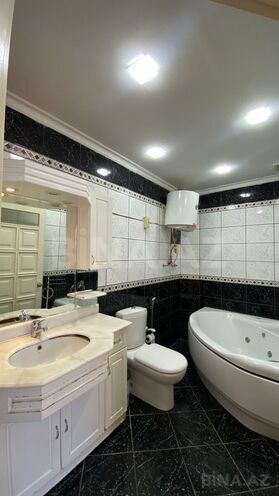 Satılır 4 otaqlı köhnə tikili 150 m², 28 May m., photo 19 from 26