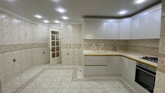 Satılır 4 otaqlı köhnə tikili 150 m², 28 May m., photo 22 from 26