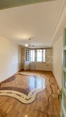 Satılır 4 otaqlı köhnə tikili 150 m², 28 May m., photo 15 from 26