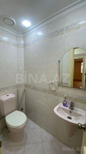 Satılır 4 otaqlı köhnə tikili 150 m², 28 May m., photo 25 from 26