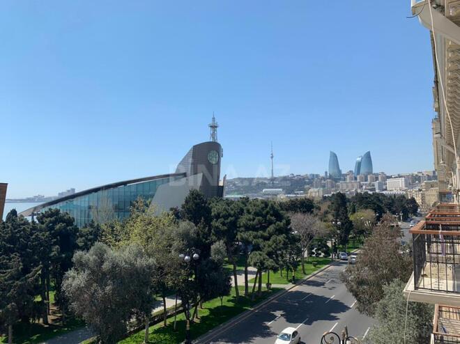 Satılır 4 otaqlı köhnə tikili 170 m², Sahil m., photo 19 from 20