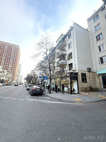 Satılır 2 otaqlı köhnə tikili 45 m², 28 May m., photo 1 from 9