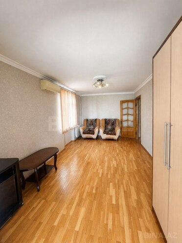 Продаётся 1-комн. вторичка 35 м², м. Низами, photo 3 from 9