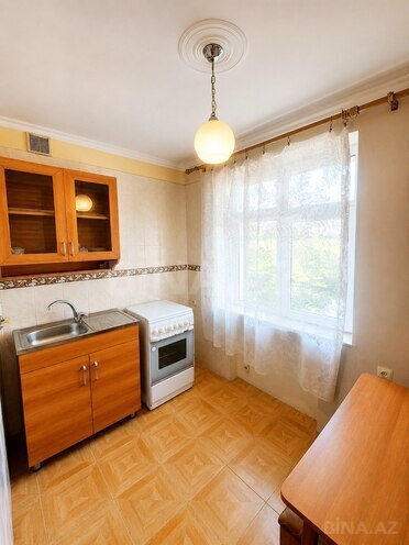 Продаётся 1-комн. вторичка 35 м², м. Низами, photo 4 from 9
