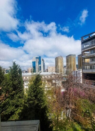 Продаётся 1-комн. вторичка 35 м², м. Низами, photo 7 from 9
