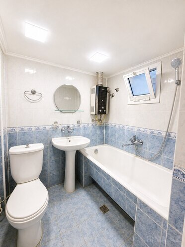 Продаётся 1-комн. вторичка 35 м², м. Низами, photo 6 from 9