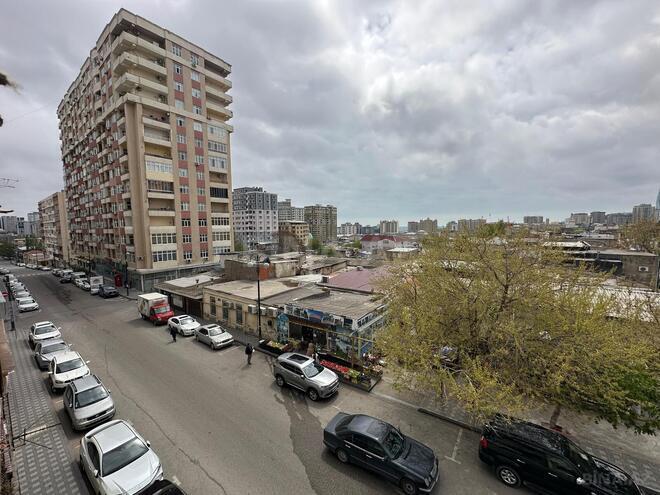Продаётся 4-комн. вторичка 110 м², м. Низами, photo 24 from 28