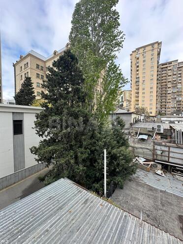 Продаётся 4-комн. вторичка 110 м², м. Низами, photo 19 from 28