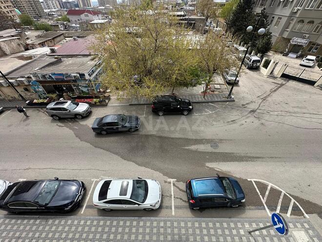 Продаётся 4-комн. вторичка 110 м², м. Низами, photo 25 from 28