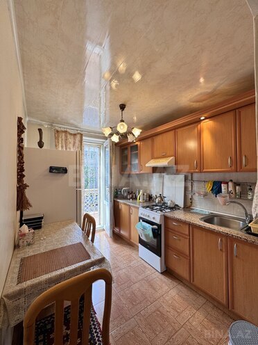 Satılır 3 otaqlı köhnə tikili 70 m², Nizami m., photo 4 from 14