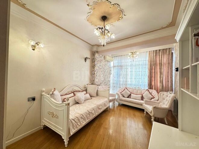 İcarəyə verilir 4 otaqlı yeni tikili 210 m², 28 May m., photo 13 from 30