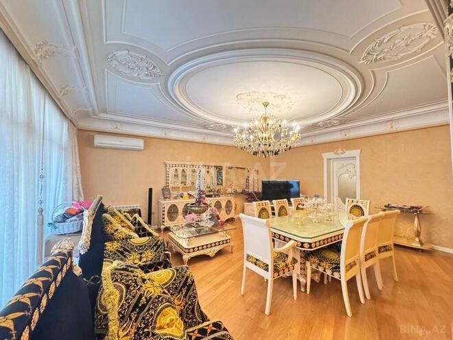 İcarəyə verilir 4 otaqlı yeni tikili 210 m², 28 May m., photo 1 from 30