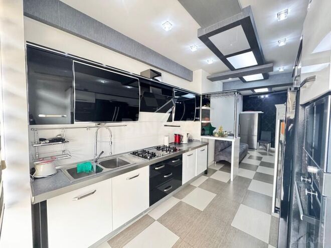 İcarəyə verilir 4 otaqlı yeni tikili 210 m², 28 May m., photo 24 from 30