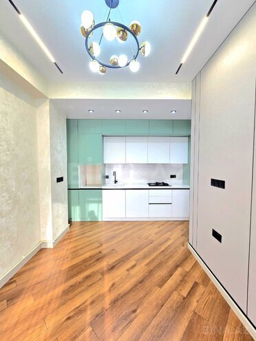 Продаётся 3-комн. новостройка 63 м², м. Кара Караев, photo 1 from 13
