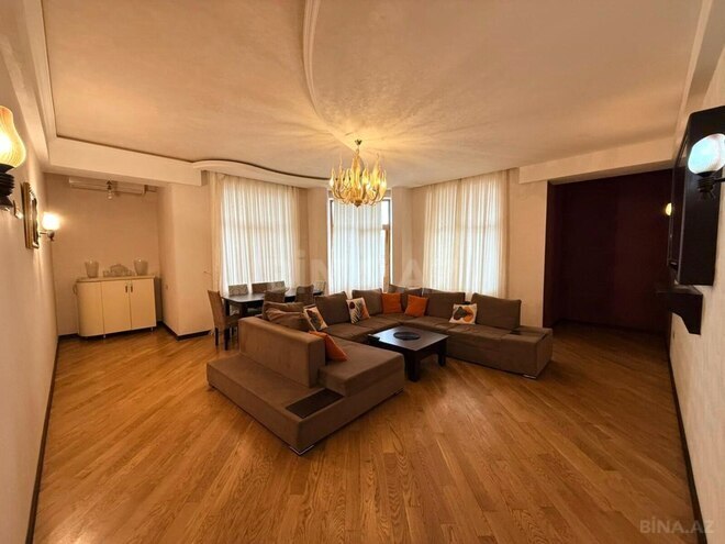 Продаётся 3-комн. новостройка 180 м², м. Низами, photo 1 from 20