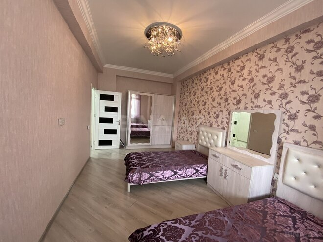 Продаётся 2-комн. новостройка 70 м², м. Кара Караев, photo 9 from 13