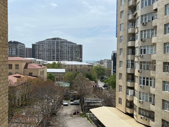 Satılır 1 otaqlı köhnə tikili 35 m², 28 May m., photo 16 from 25