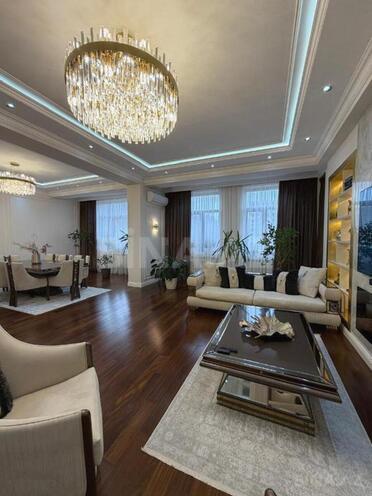 Продаётся 4-комн. новостройка 200 м², м. Низами, photo 1 from 29