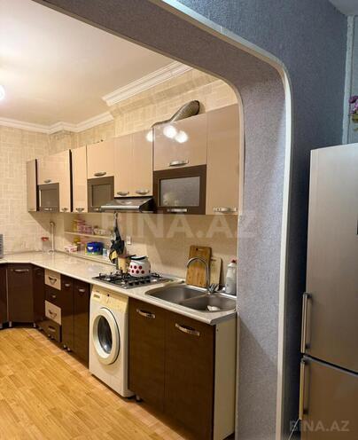 Satılır 2 otaqlı köhnə tikili 70 m², İnşaatçılar m., photo 13 from 16