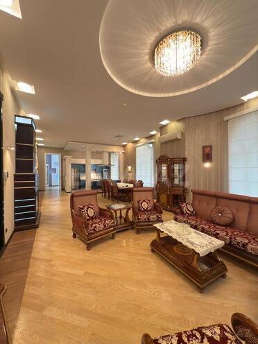 Satılır 3 otaqlı köhnə tikili 180 m², Sahil m., photo 3 from 23