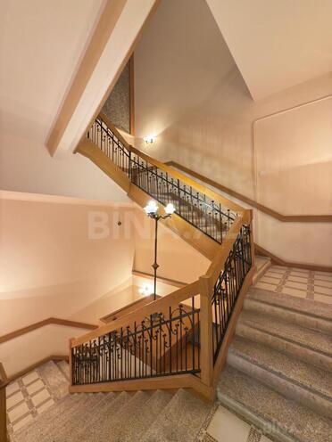 Satılır 3 otaqlı köhnə tikili 180 m², Sahil m., photo 20 from 23