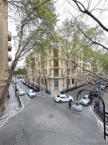 Satılır 3 otaqlı köhnə tikili 180 m², Sahil m., photo 18 from 23