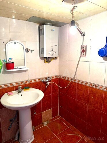 Satılır 2 otaqlı köhnə tikili 55 m², Qara Qarayev m., photo 14 from 17