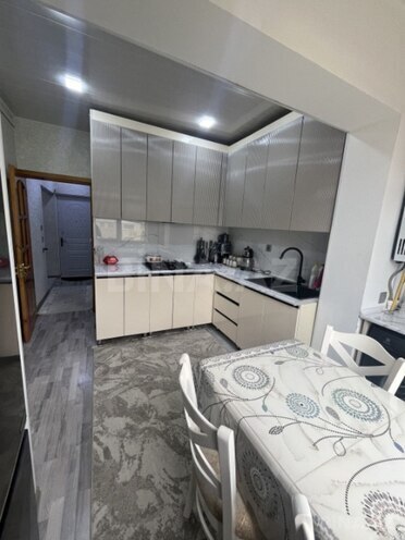 Продаётся 2-комн. вторичка 65 м², м. Ази Асланов, photo 4 from 13