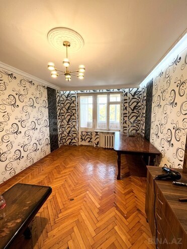 Satılır 3 otaqlı köhnə tikili 80 m², İnşaatçılar m., photo 1 from 10