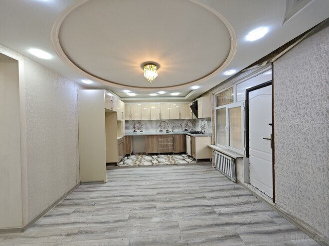 Продаётся 3-комн. вторичка 70 м², пос. Бакиханова, photo 1 from 16