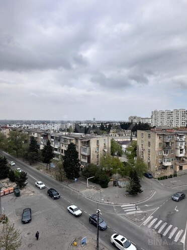 Продаётся 3-комн. вторичка 85 м², м. Кара Караев, photo 1 from 12