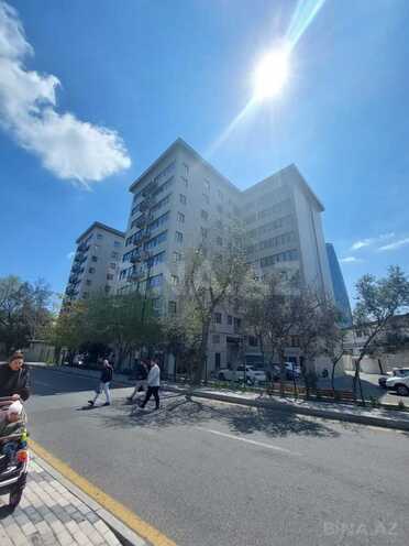 Satılır 2 otaqlı köhnə tikili 145 m², 28 May m., photo 1 from 15