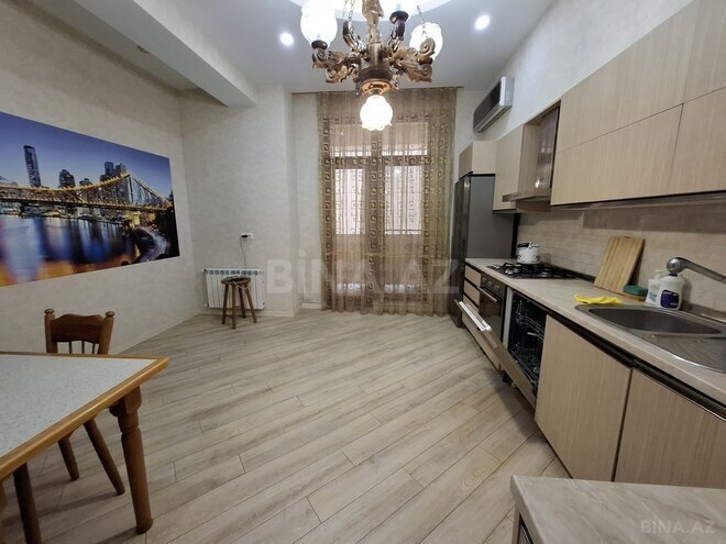 İcarəyə verilir 3 otaqlı yeni tikili 250 m², 28 May m., photo 1 from 22