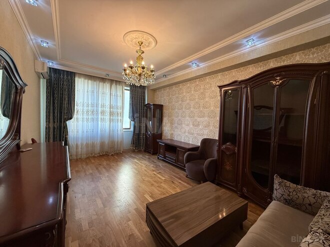 Продаётся 2-комн. новостройка 66 м², м. Кара Караев, photo 1 from 15