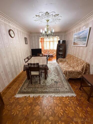 Продаётся 3-комн. вторичка 65 м², м. Нефтчиляр, photo 1 from 15
