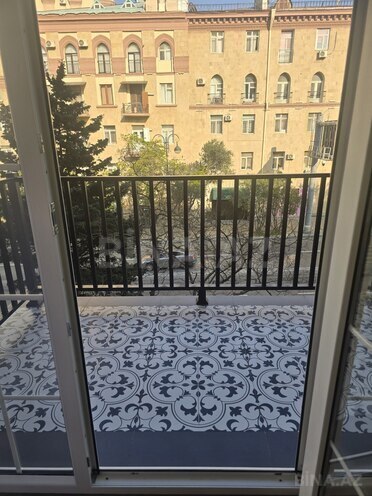 Satılır 2 otaqlı köhnə tikili 70 m², Nizami m., photo 19 from 29