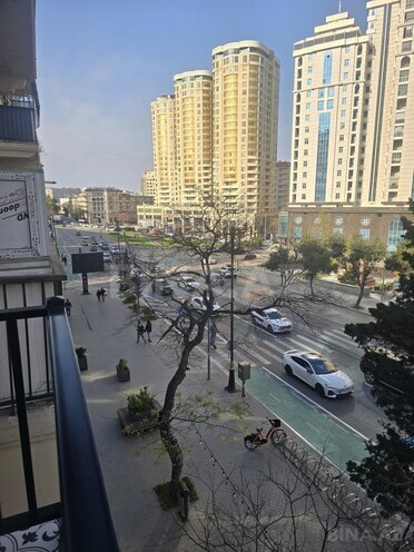 Satılır 2 otaqlı köhnə tikili 70 m², Nizami m., photo 24 from 29