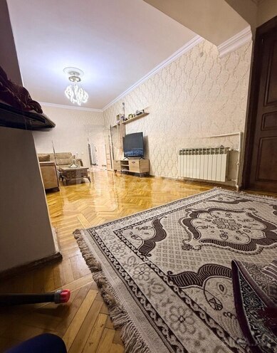 Satılır 3 otaqlı köhnə tikili 70 m², Gənclik m., photo 1 from 22