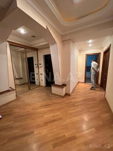 Продаётся 4-комн. новостройка 220 м², м. Гянджлик, photo 1 from 17