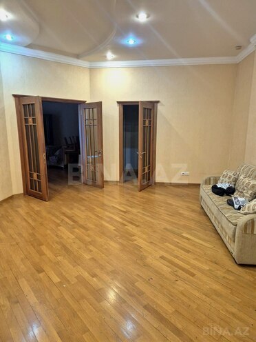 İcarəyə verilir 3 otaqlı yeni tikili 170 m², 28 May m., photo 1 from 17
