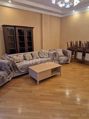 İcarəyə verilir 3 otaqlı yeni tikili 170 m², 28 May m., photo 13 from 17