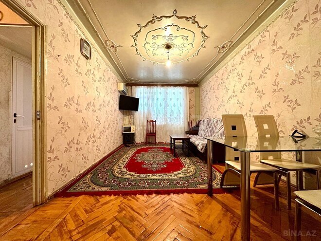 Продаётся 3-комн. вторичка 70 м², м. Нефтчиляр, photo 1 from 14