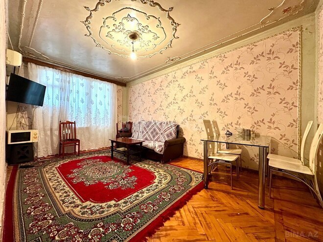 Продаётся 3-комн. вторичка 70 м², м. Нефтчиляр, photo 3 from 14